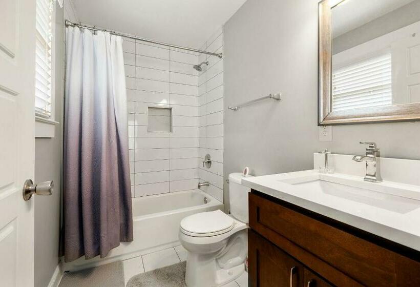 Пансион Lovely Cozy Studio In Heart Of Atlanta