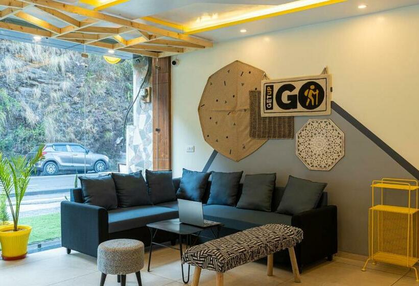 The Hosteller Kufri, Shimla