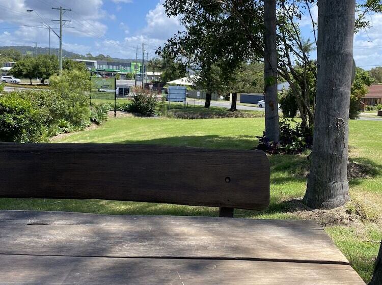 The Seaview Tavern Motel