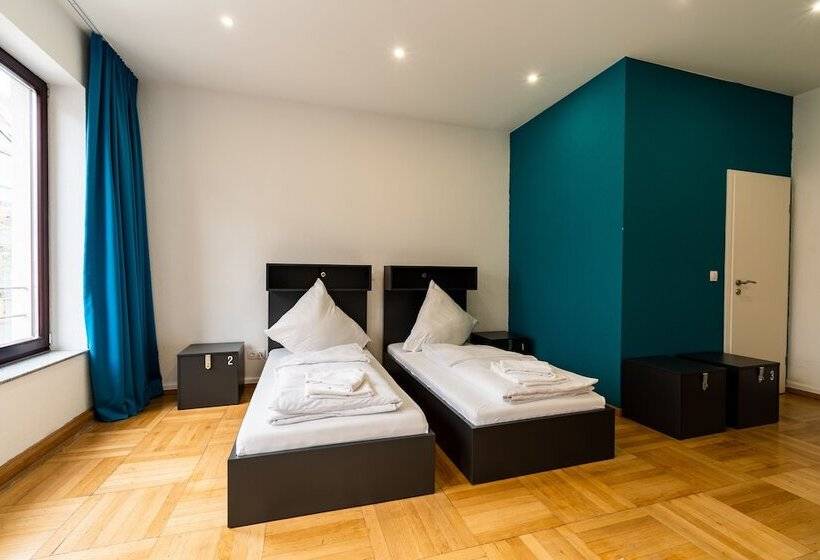 Общежитие Henriettas Sleeping