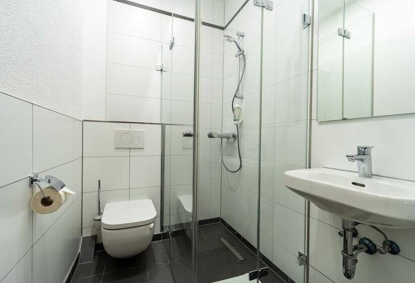 Общежитие Henriettas Sleeping