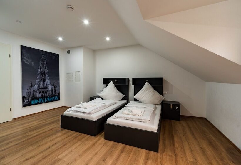 Общежитие Henriettas Sleeping