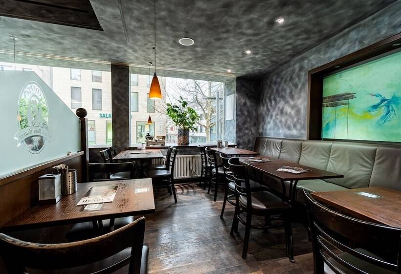 Общежитие Henriettas Sleeping