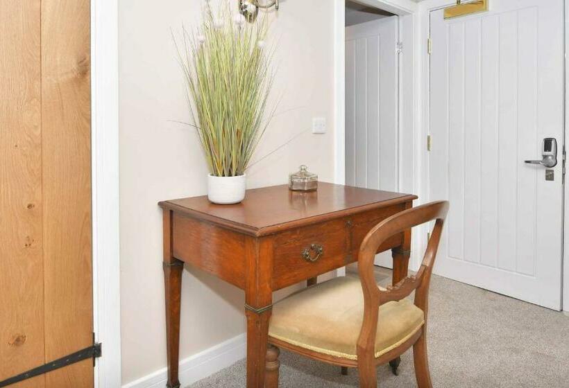 مبيت وإفطار The Royal Oak