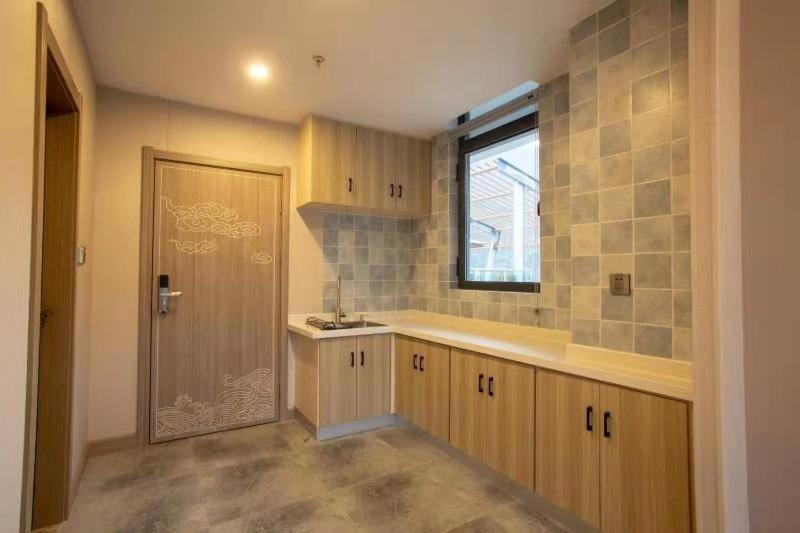 Floral Hotel Shitai Se Shui Wan