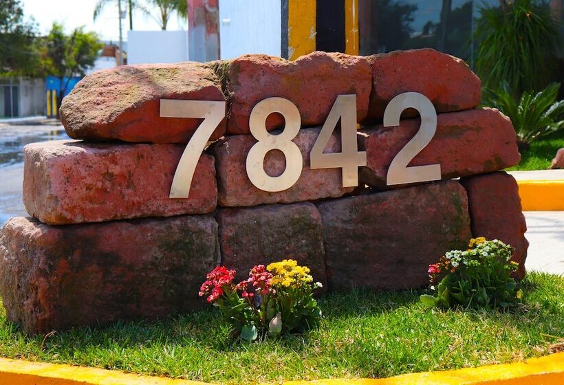 فندق Bugari Aeropuerto Guadalajara