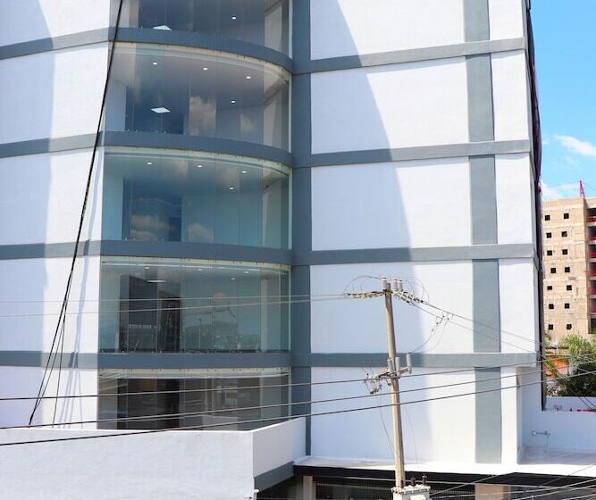 فندق Bugari Aeropuerto Guadalajara