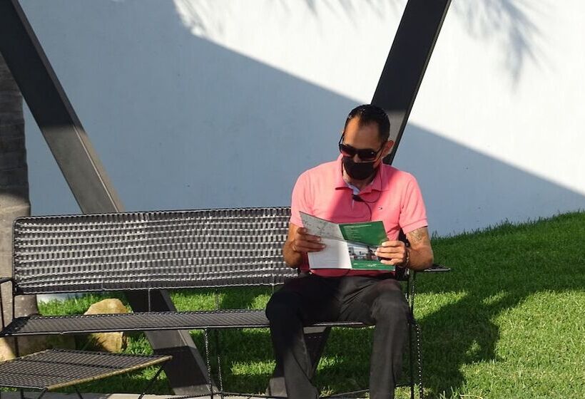 فندق Bugari Aeropuerto Guadalajara