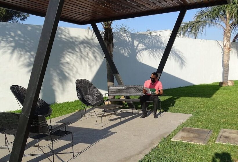 فندق Bugari Aeropuerto Guadalajara