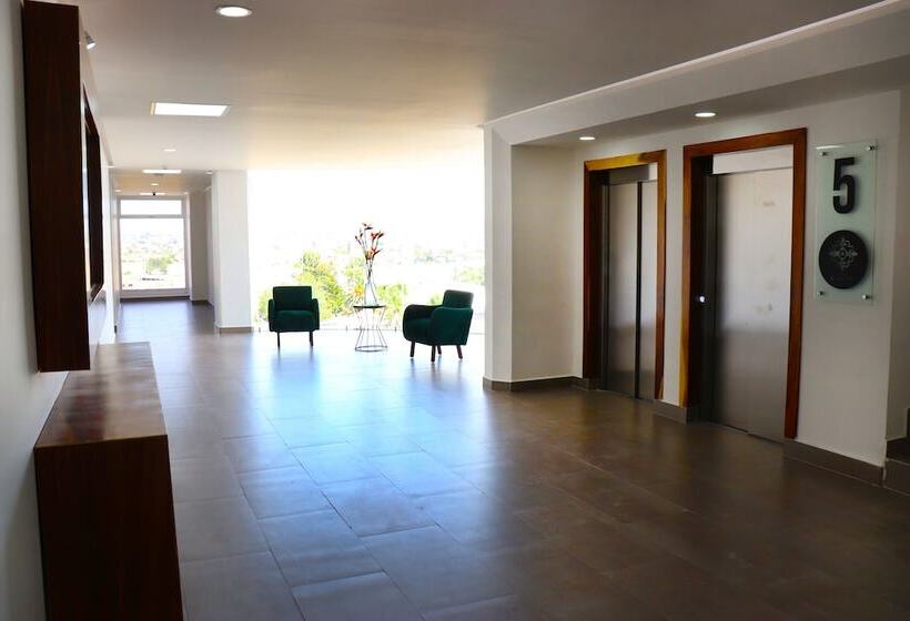 فندق Bugari Aeropuerto Guadalajara