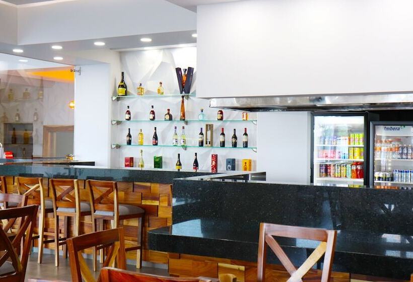 فندق Bugari Aeropuerto Guadalajara