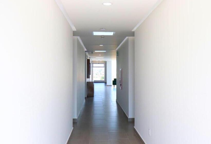 فندق Bugari Aeropuerto Guadalajara