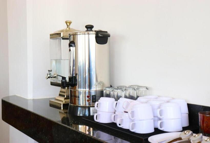 فندق Bugari Aeropuerto Guadalajara