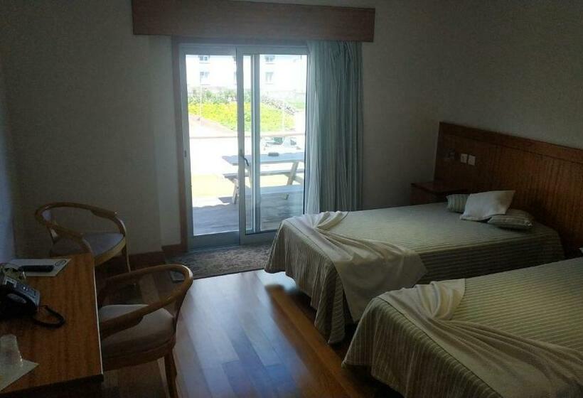 בית מלון כפרי Comodoro