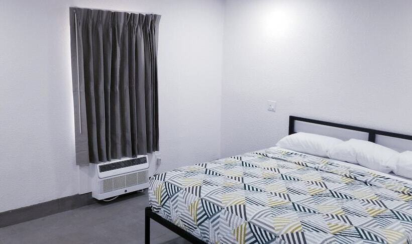 בית מלון כפרי Lone Star Inn