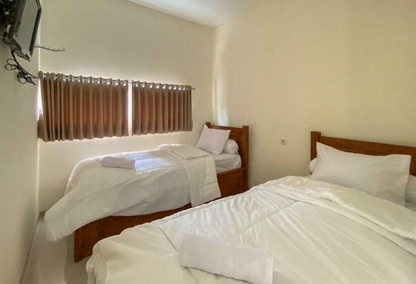 ホテル Nipa Guest House Near Universitas Widyagama Mitra Reddoorz