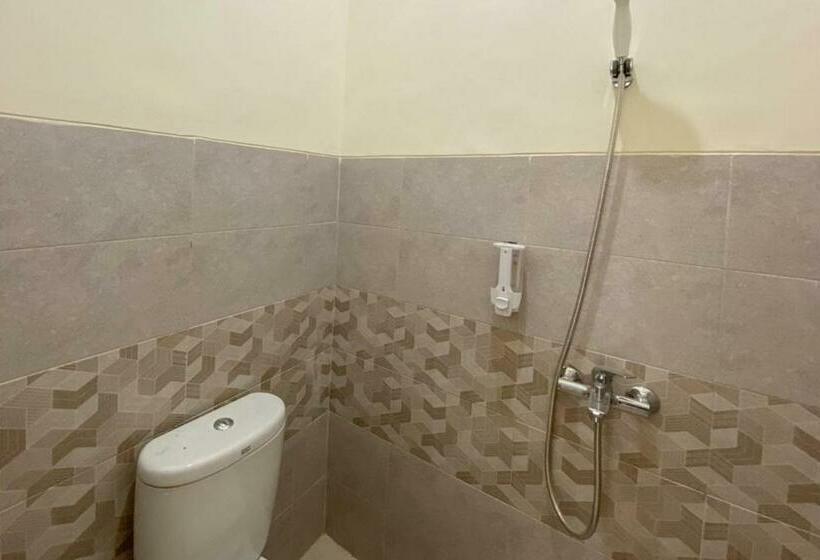 ホテル Nipa Guest House Near Universitas Widyagama Mitra Reddoorz