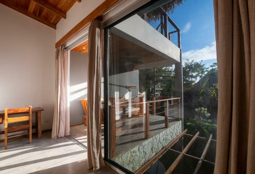 Iluminar Beachfront Suites