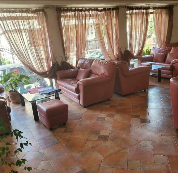 ペンション Honey House