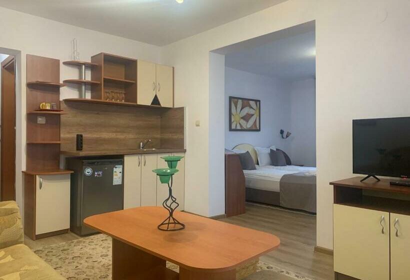 ペンション Honey House