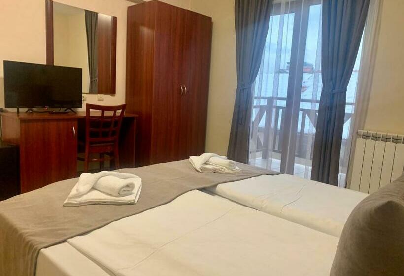 ペンション Honey House