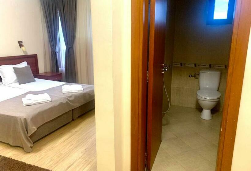 ペンション Honey House