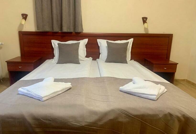 ペンション Honey House