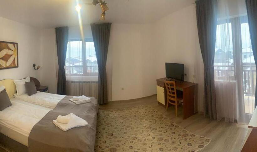 ペンション Honey House