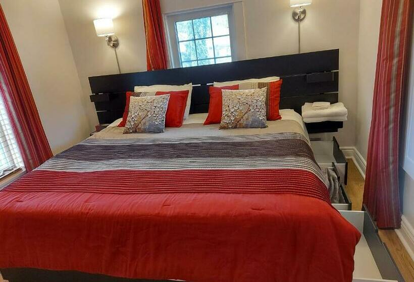 Bed and Breakfast Entire 2nd Floor, Private Entrance, 3bds & 2baths, Niagara Falls