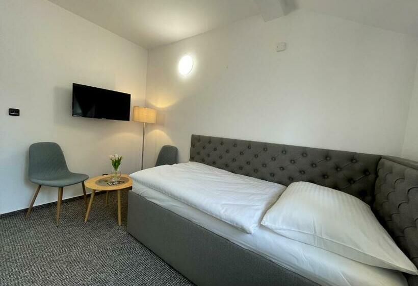 בית מלון כפרי Colchi