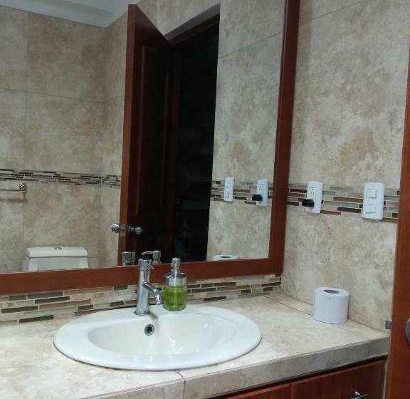 Deluxe Hotel Talara A 5 Minutos Del Aeropuerto Y Plaza De Armas