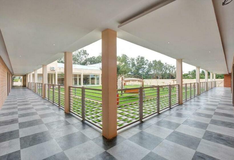 Отель Oyo 82442 The Galaxy Resorts