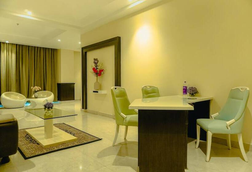 فندق Royal Orbit