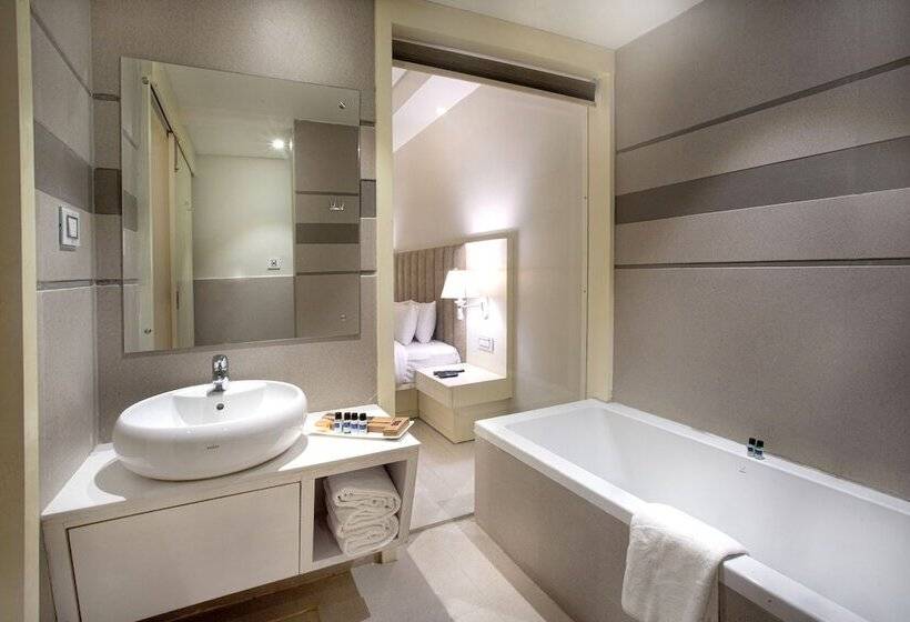 فندق Royal Orbit