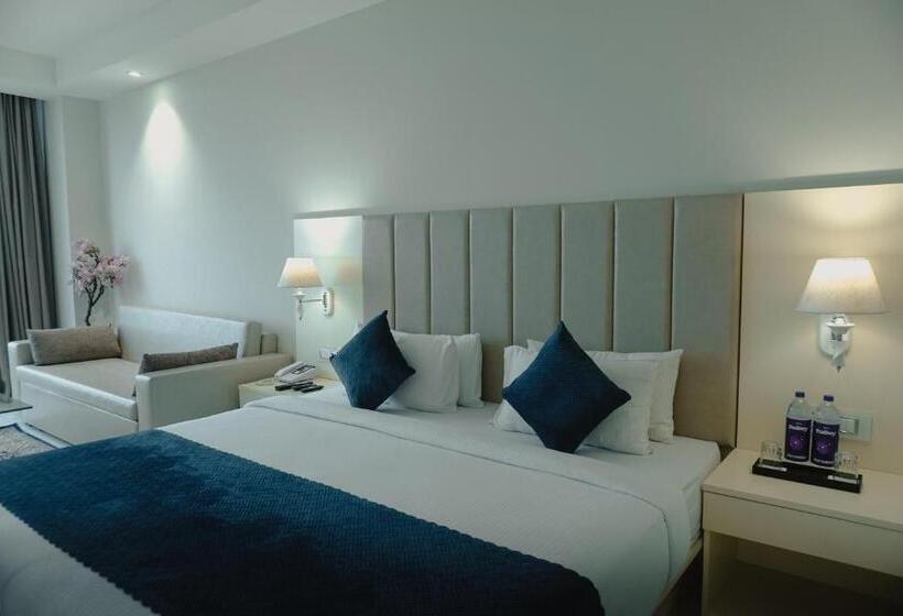 فندق Royal Orbit