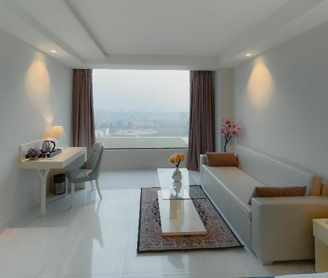 فندق Royal Orbit