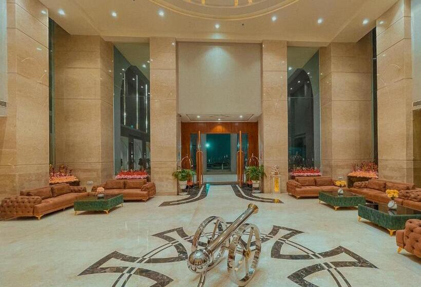 فندق Royal Orbit