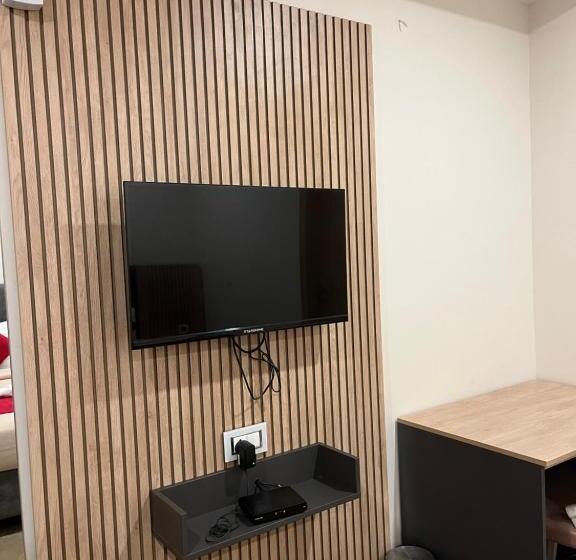 فندق Royal Orbit