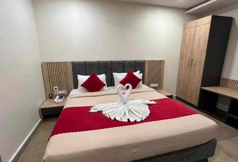 فندق Royal Orbit