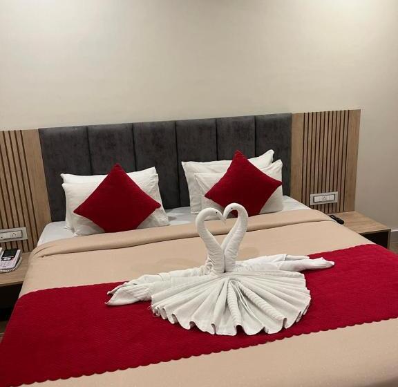 فندق Royal Orbit