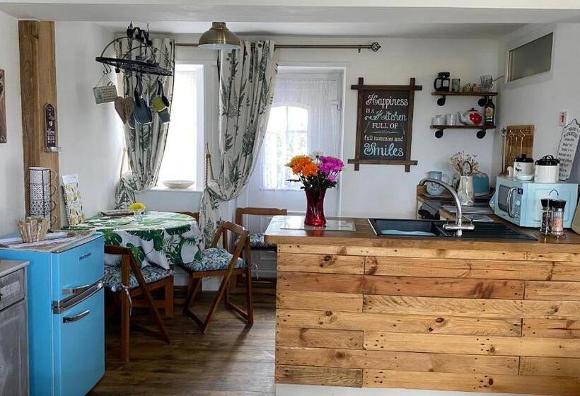 פנסיון Wheelhouse   Grinkle Bell Cottage