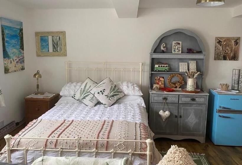 פנסיון Wheelhouse   Grinkle Bell Cottage