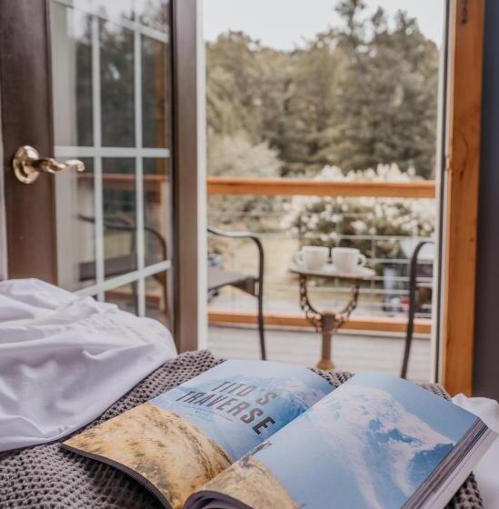 فندق صغير The Village Inn