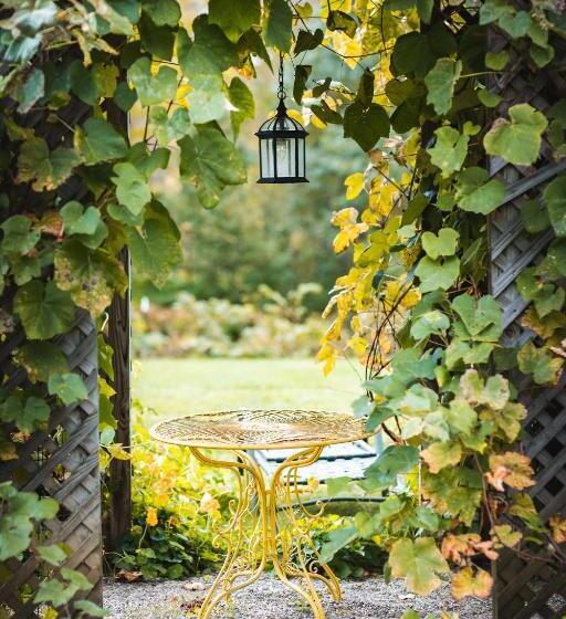 فندق صغير The Village Inn