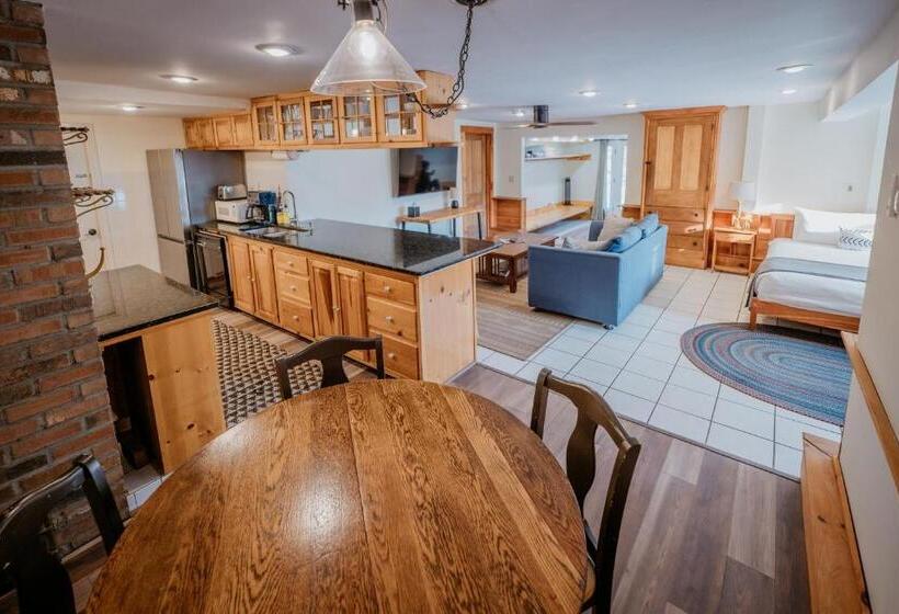 فندق صغير The Village Inn