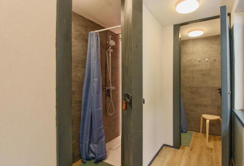 Общежитие Backyard Mountain