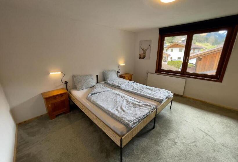 Общежитие Backyard Mountain