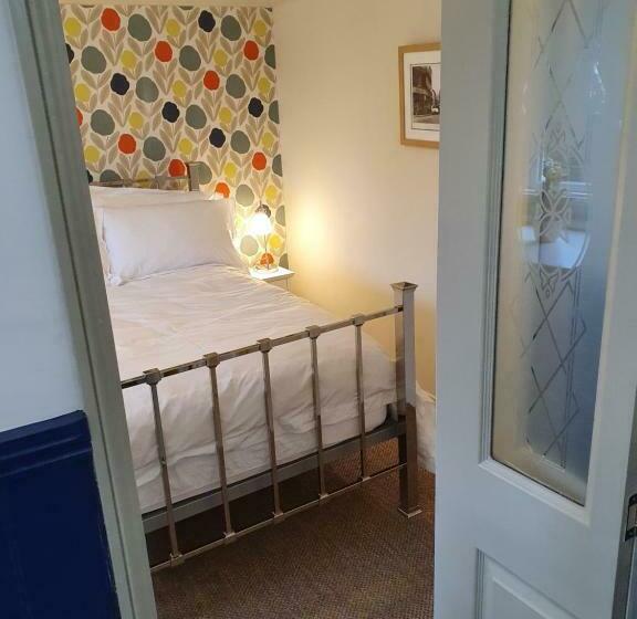 مبيت وإفطار The Lodge Stanwell