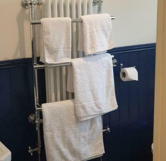 مبيت وإفطار The Lodge Stanwell