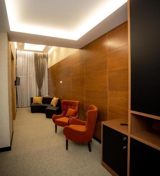 Deluxe Resort And Spa